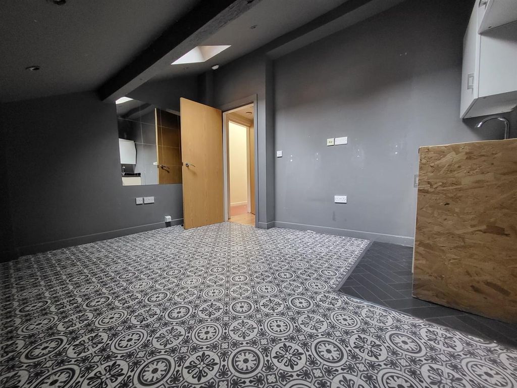 Property photo 1 of 4 Main Room 2.Jpg