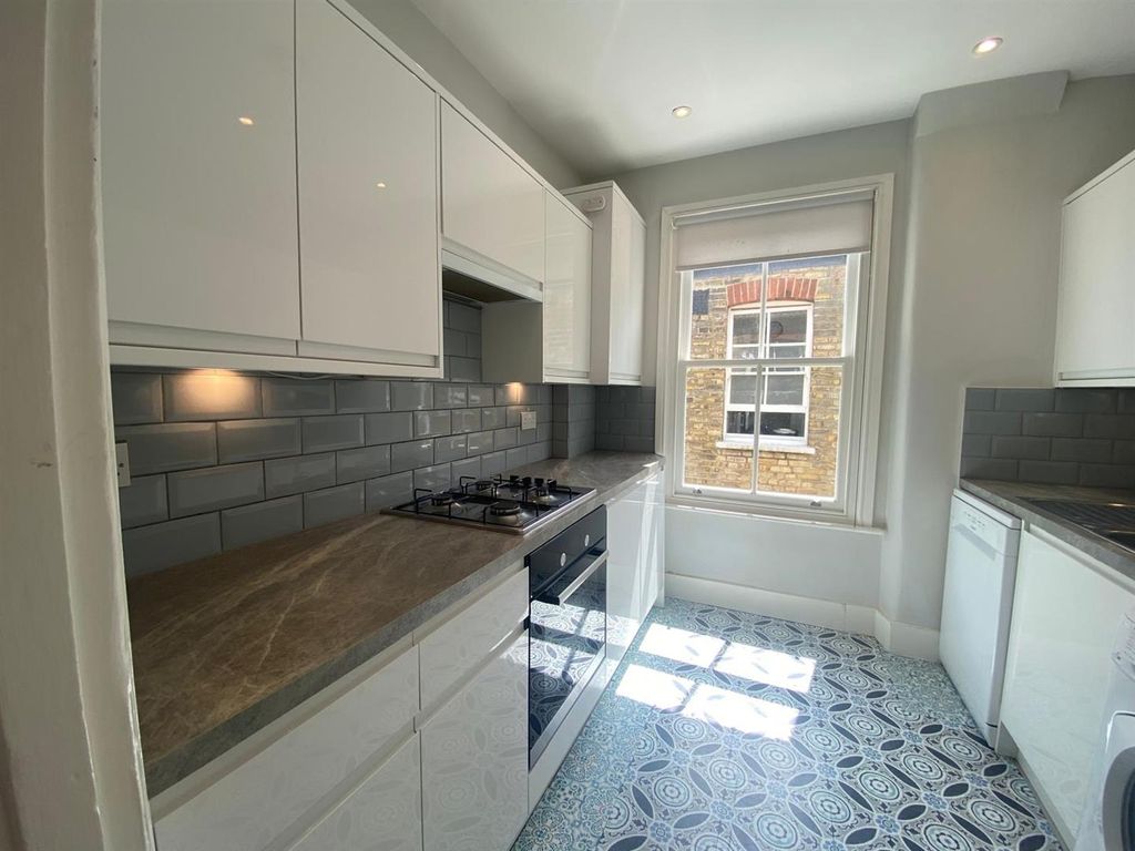 Property photo 3 of 13 6E9Af19d-888E-4Fa0-Ab7c-2Fe22d927764.Jpg