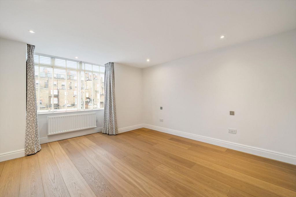 Property photo 3 of 10 Image