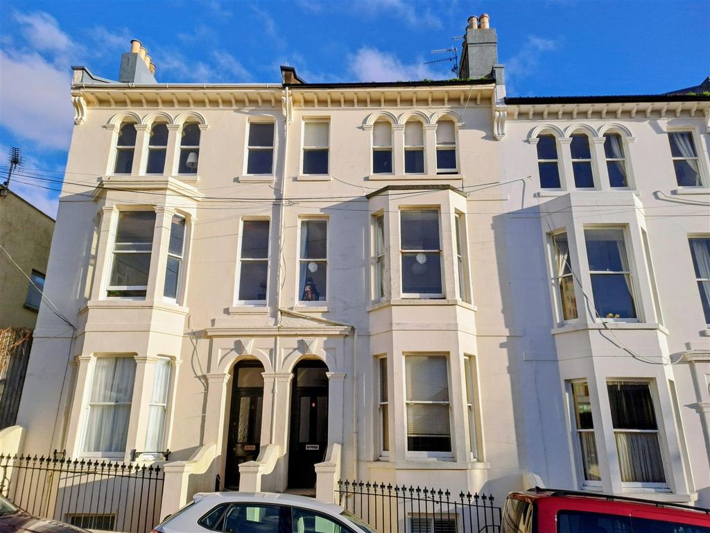 Property photo 2 of 11 Front 3.Jpg