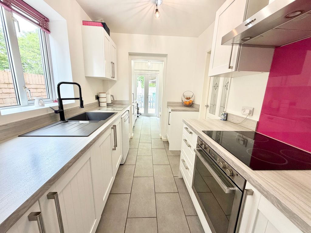 Property photo 2 of 24