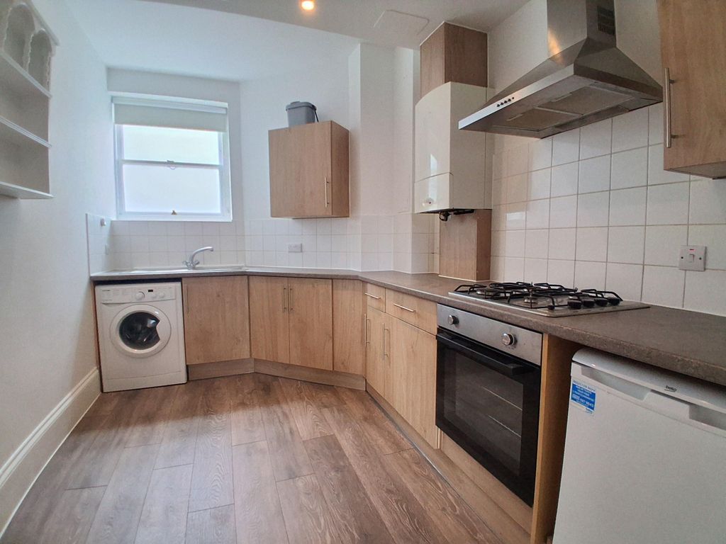Property photo 3 of 5 Kitchen