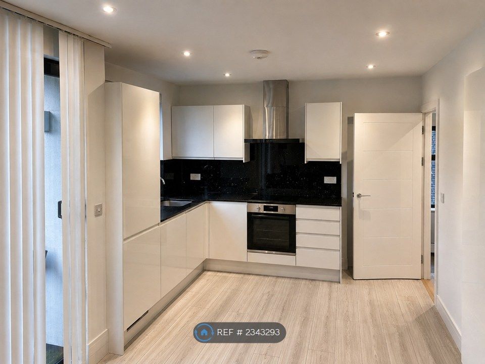 Property photo 1 of 6 Kitchen / Reception
