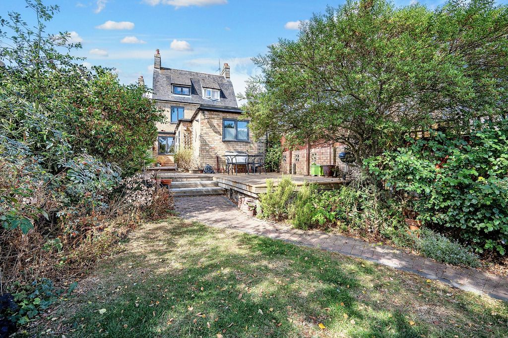 Property photo 1 of 26