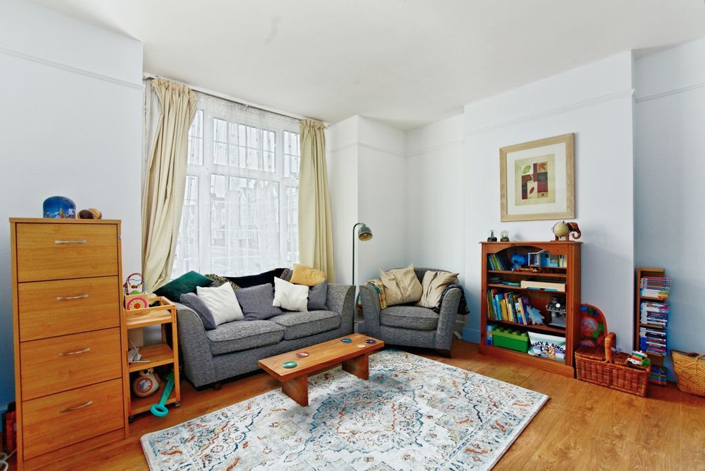 Property photo 2 of 18 Photo