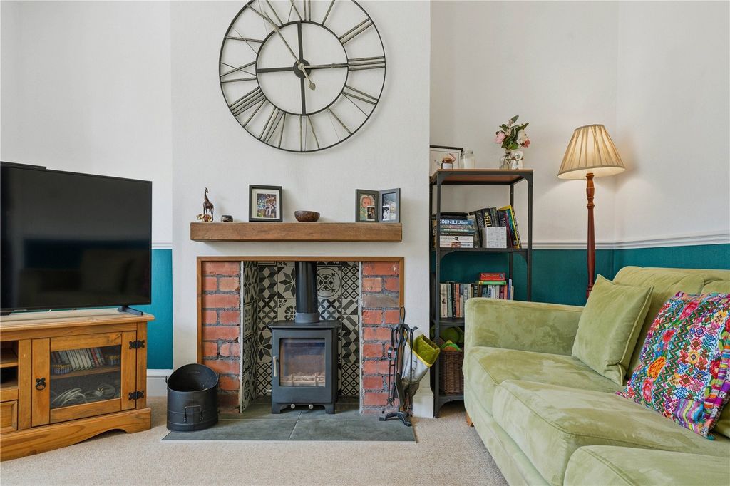 Property photo 2 of 37 Picture No. 61