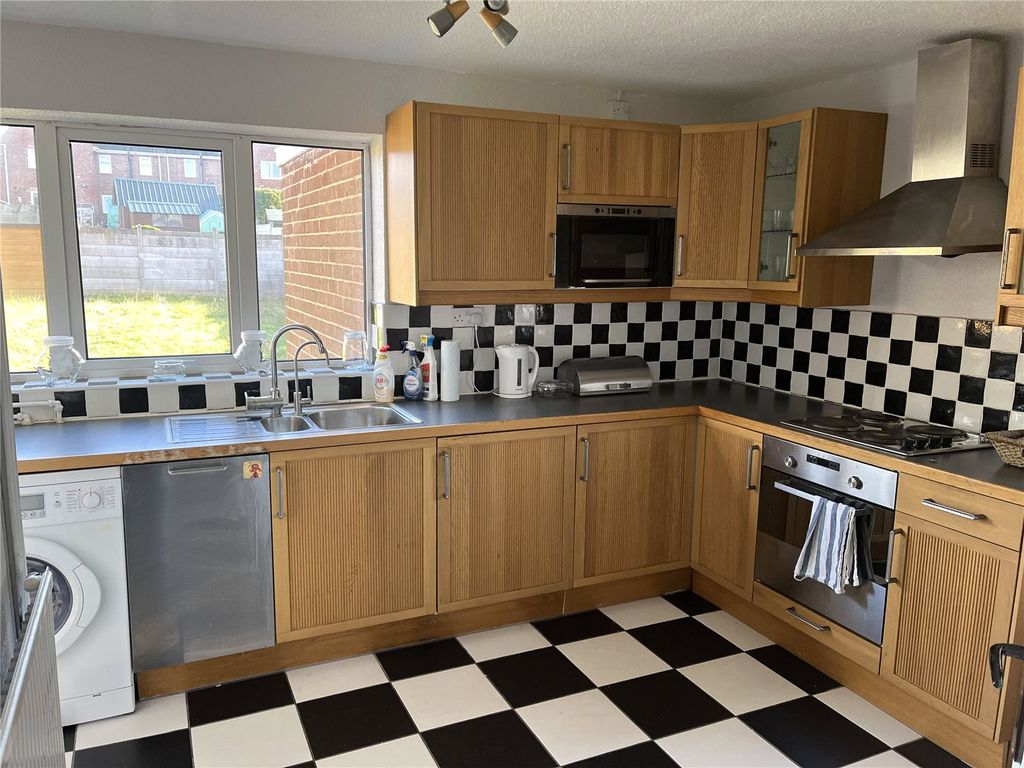 Property photo 2 of 15 Kitchen