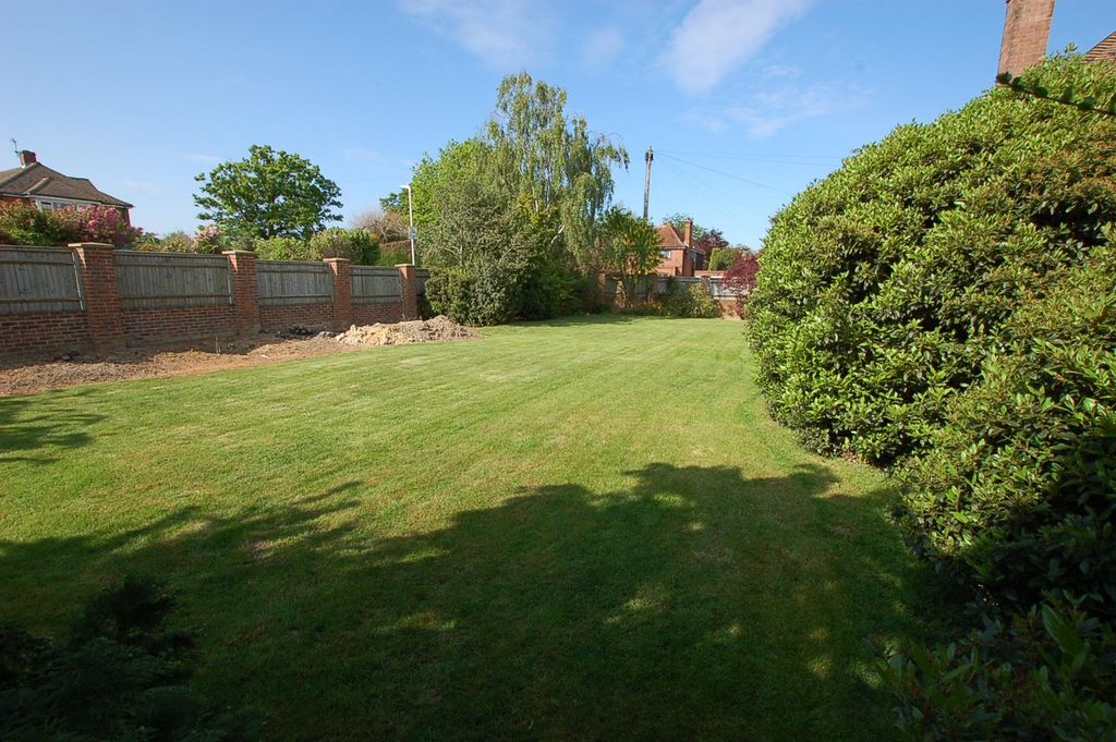 Property photo 2 of 21