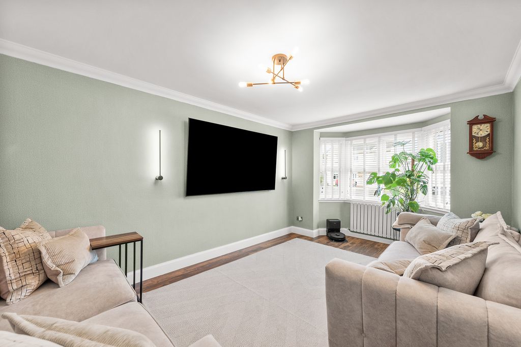 Property photo 2 of 31