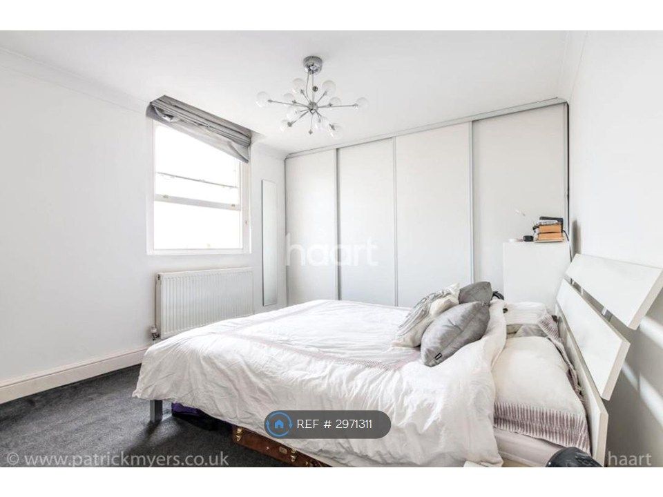 Property photo 1 of 8 Master Bedroom