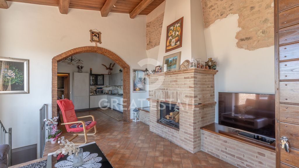 Property photo 2 of 50 Interiors