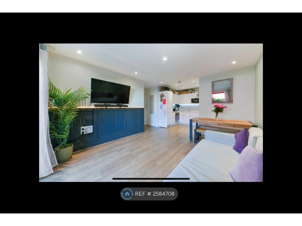 Property photo 1 of 8 Kitchen / Lounge