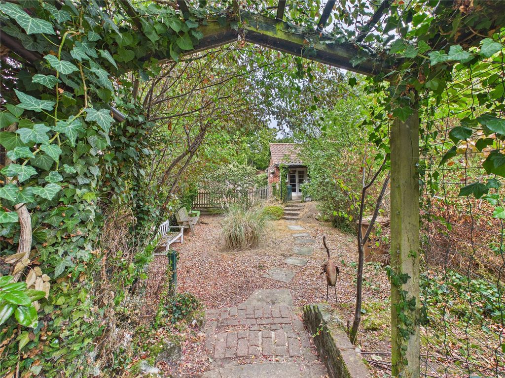 Property photo 2 of 19 Picture No. 02