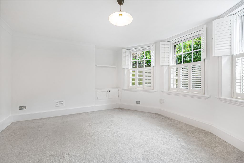 Property photo 2 of 15 11_74757