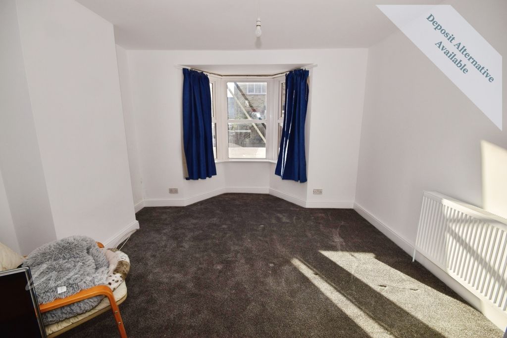 Property photo 3 of 8 Granville Lounge