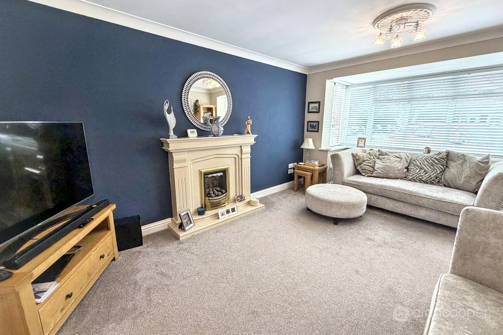 Property photo 2 of 24 5438636