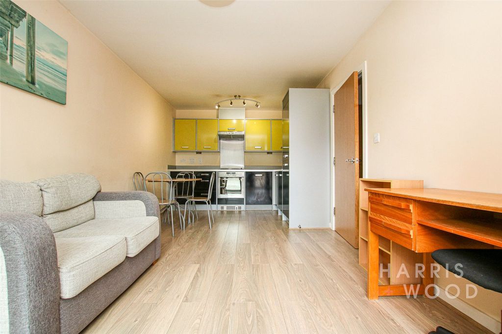 Property photo 2 of 8 Picture No. 04