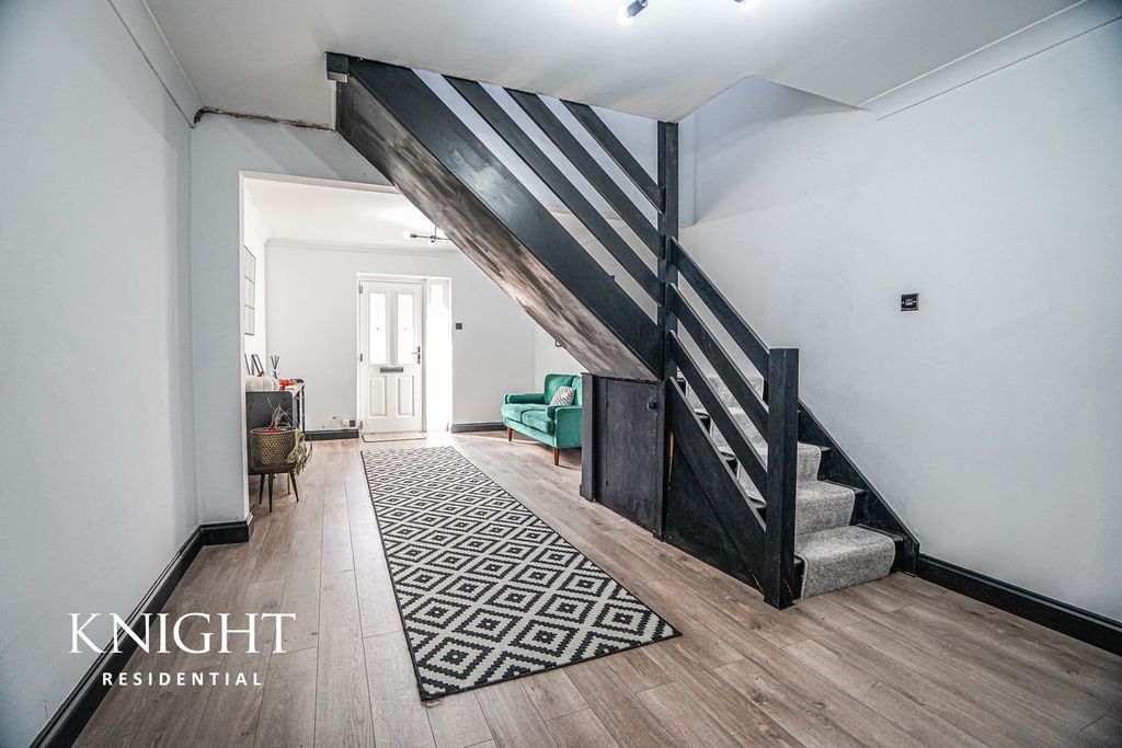 Property photo 3 of 30