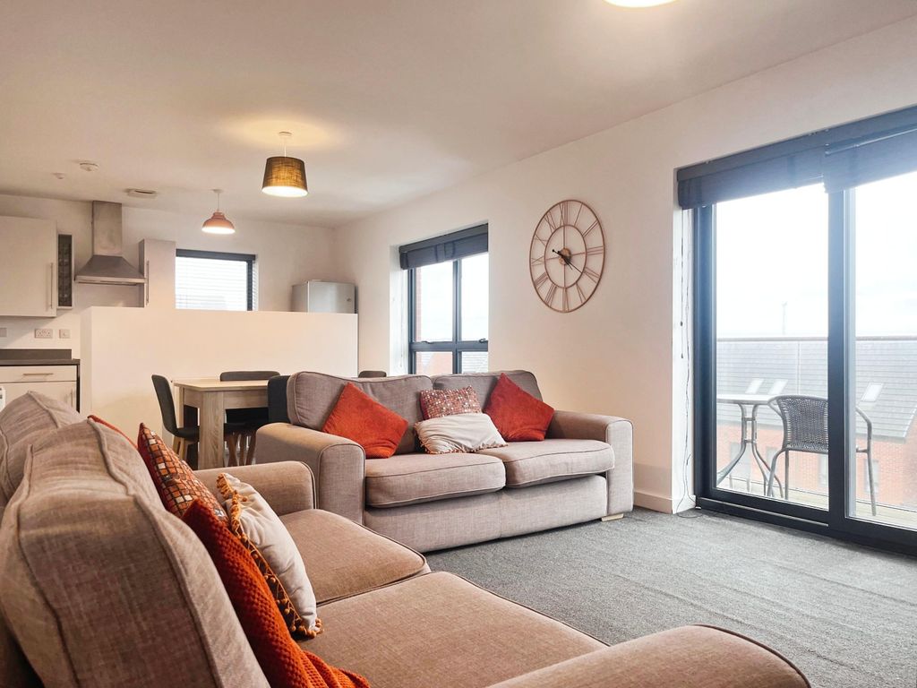 Property photo 1 of 12 Living Room