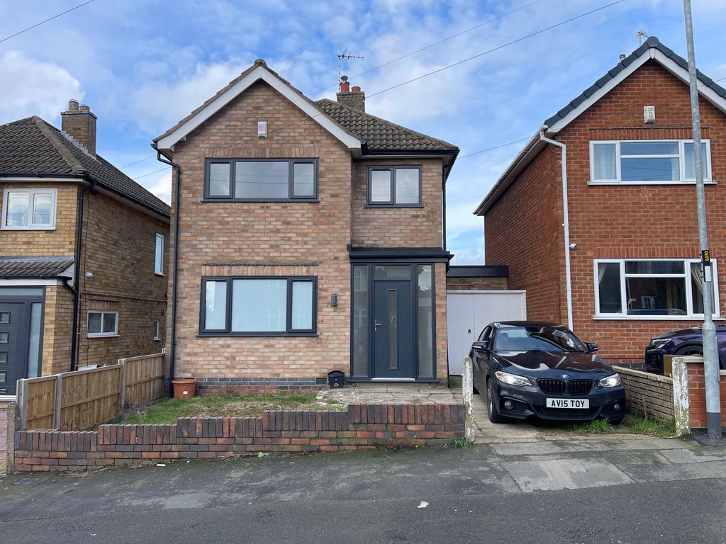 Property photo 1 of 28