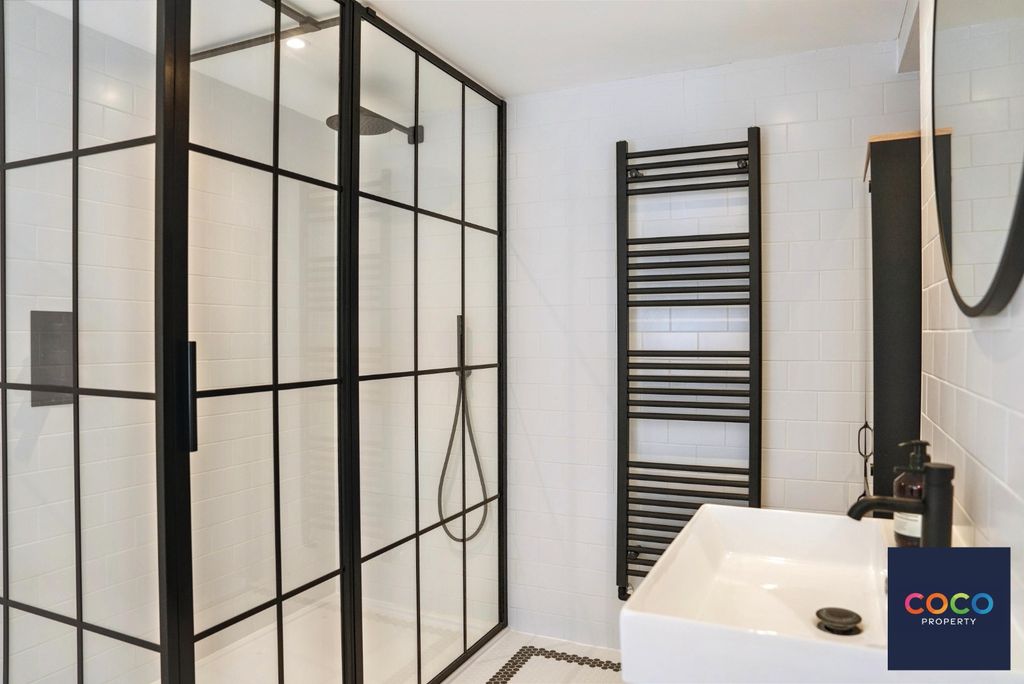 Property photo 2 of 13 4773822