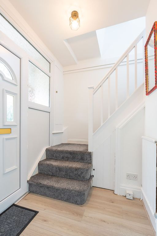 Property photo 2 of 31