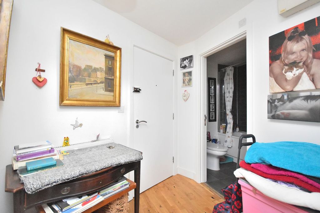 Property photo 2 of 6