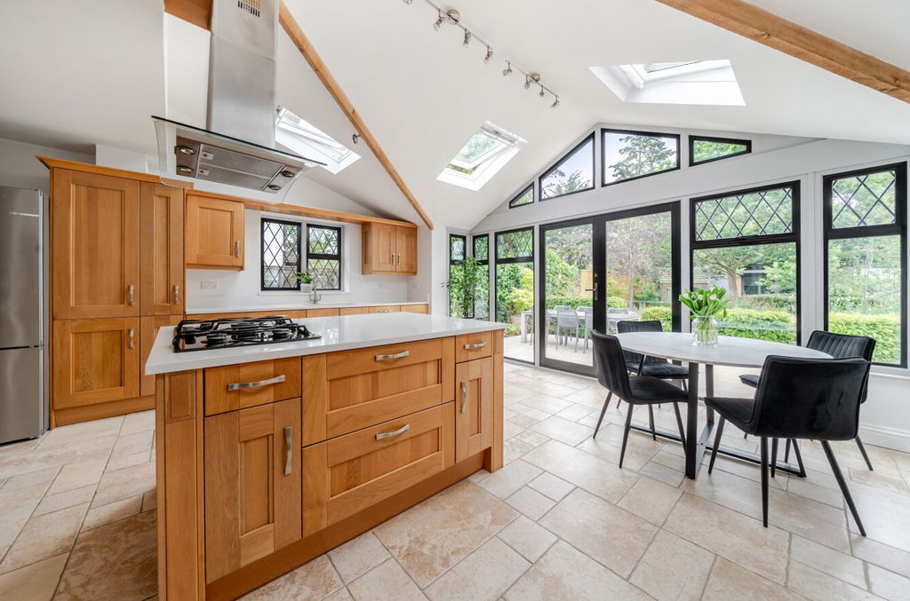 Property photo 2 of 28 1468032-13-6A1Dd5...