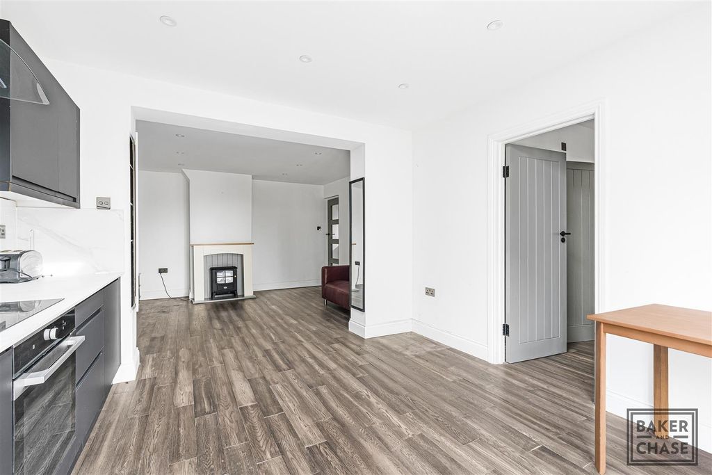 Property photo 3 of 20 Extended Open Plan Living Room & Kitchen