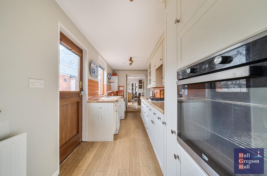 Property photo 3 of 21 091c8F2F-6B04-4290-9c3B-08204F2B1d64.Jpg