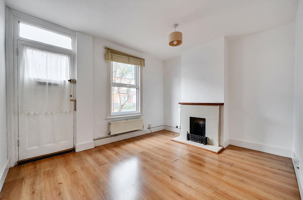 Property photo 2 of 18 1420016-16-69B28d...