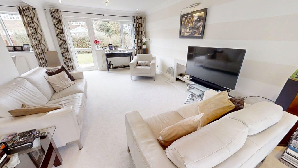 Property photo 2 of 24 Reception