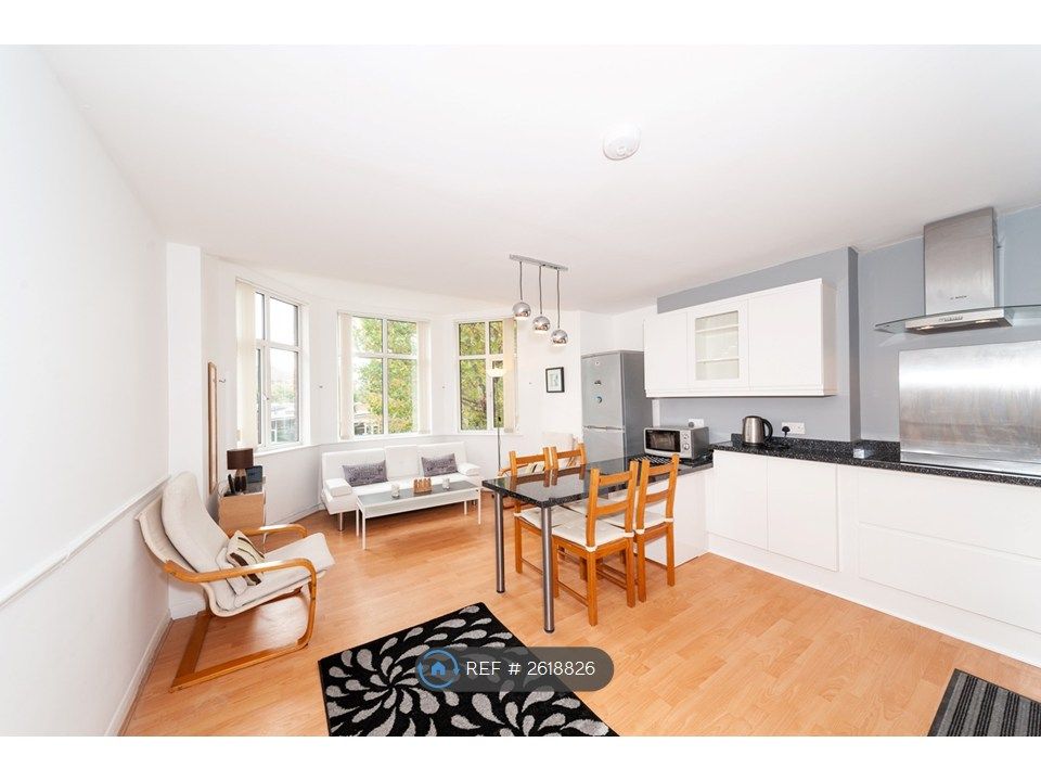 Property photo 1 of 9 Kitchen Reception