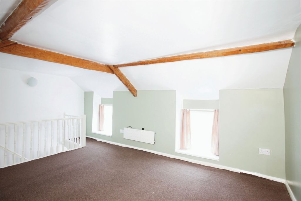 Property photo 3 of 6