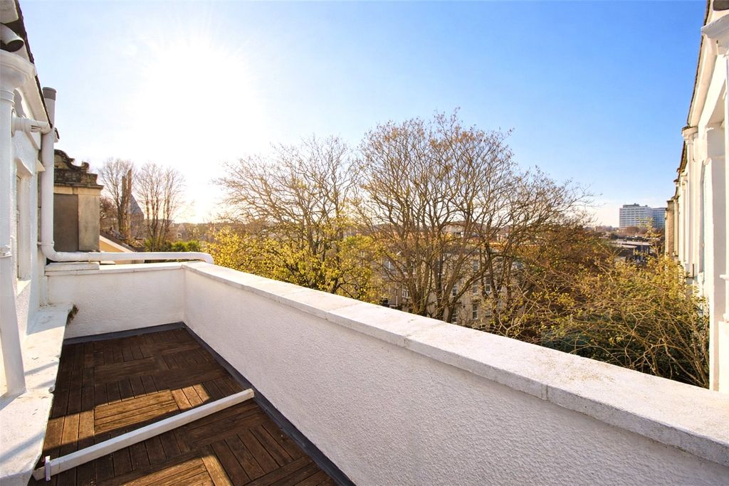 Property photo 3 of 10 Picture No. 16