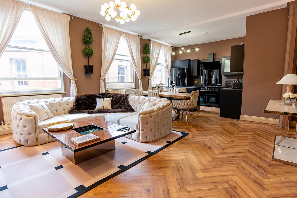 Property photo 1 of 27 Living Room