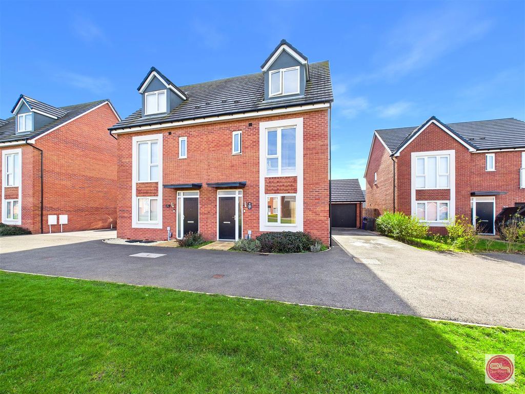 Property photo 3 of 36 Rowan Drive, Branston (33).Jpg