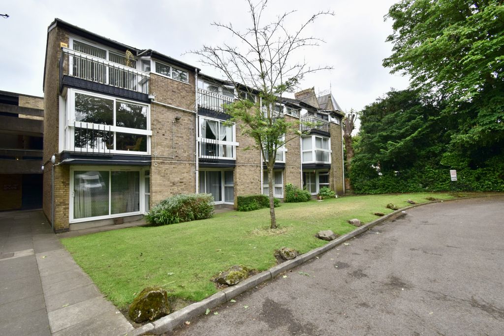 Property photo 1 of 9 Oliver Court, Stoneygate, Leicester, Leicestershire, Le2 2Pq