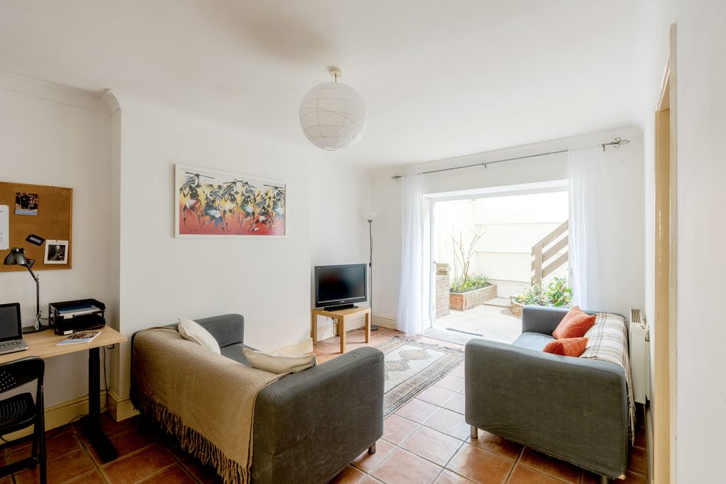 Property photo 3 of 10 Photo 3