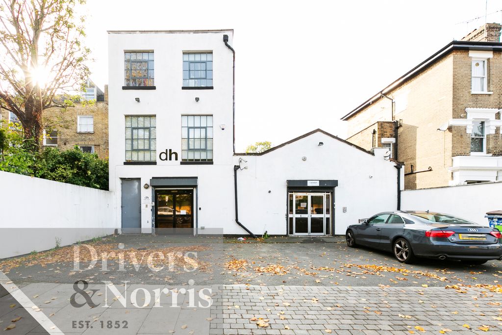 Property photo 1 of 24