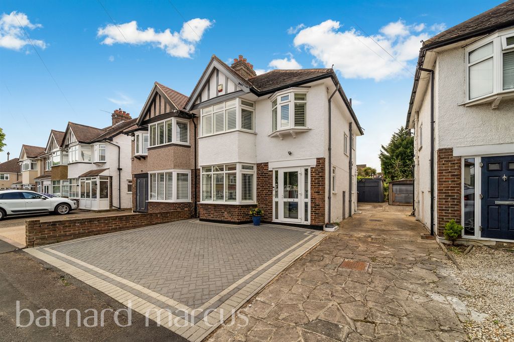 Property photo 2 of 13