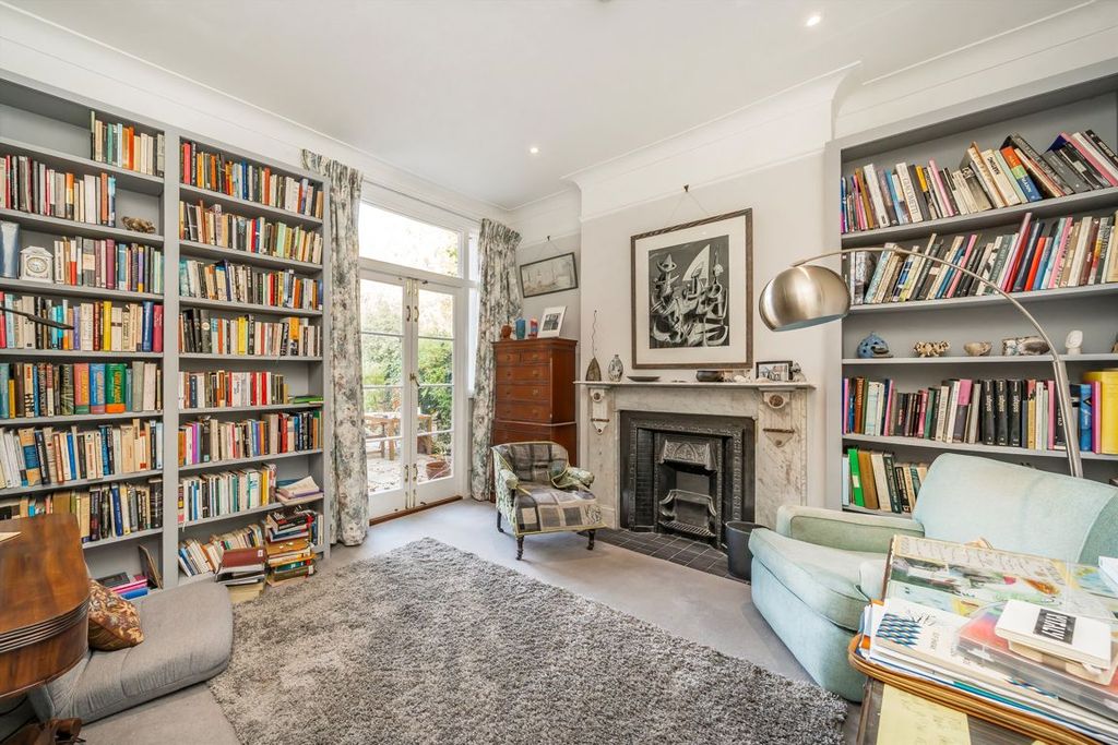 Property photo 2 of 12