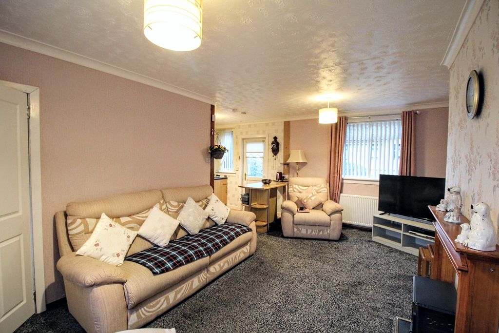 Property photo 2 of 13 Lounge