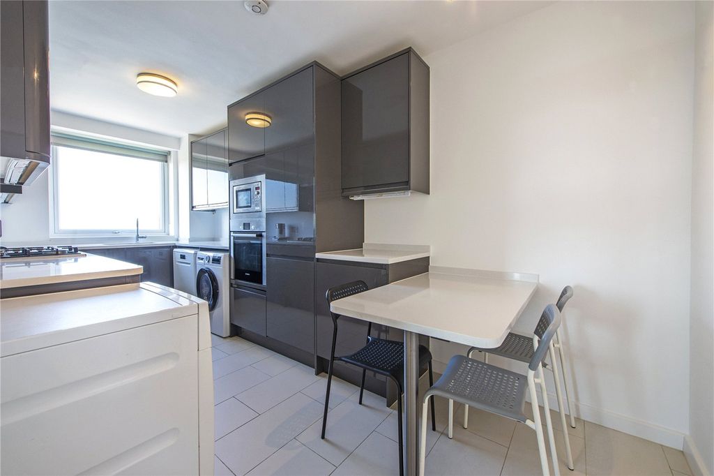 Property photo 2 of 15 Picture No. 05