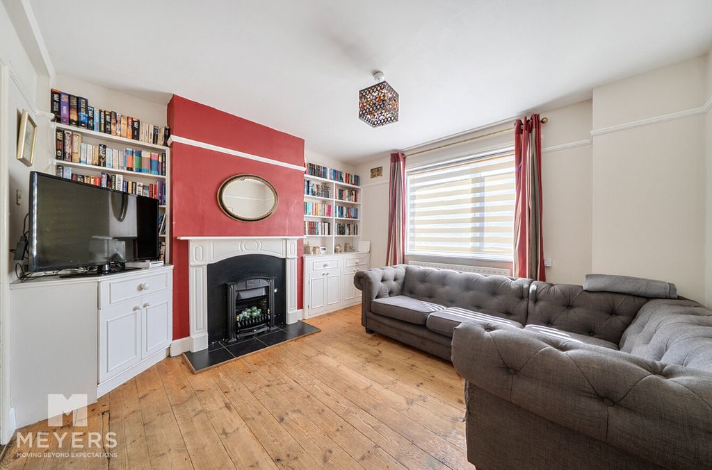 Property photo 2 of 12