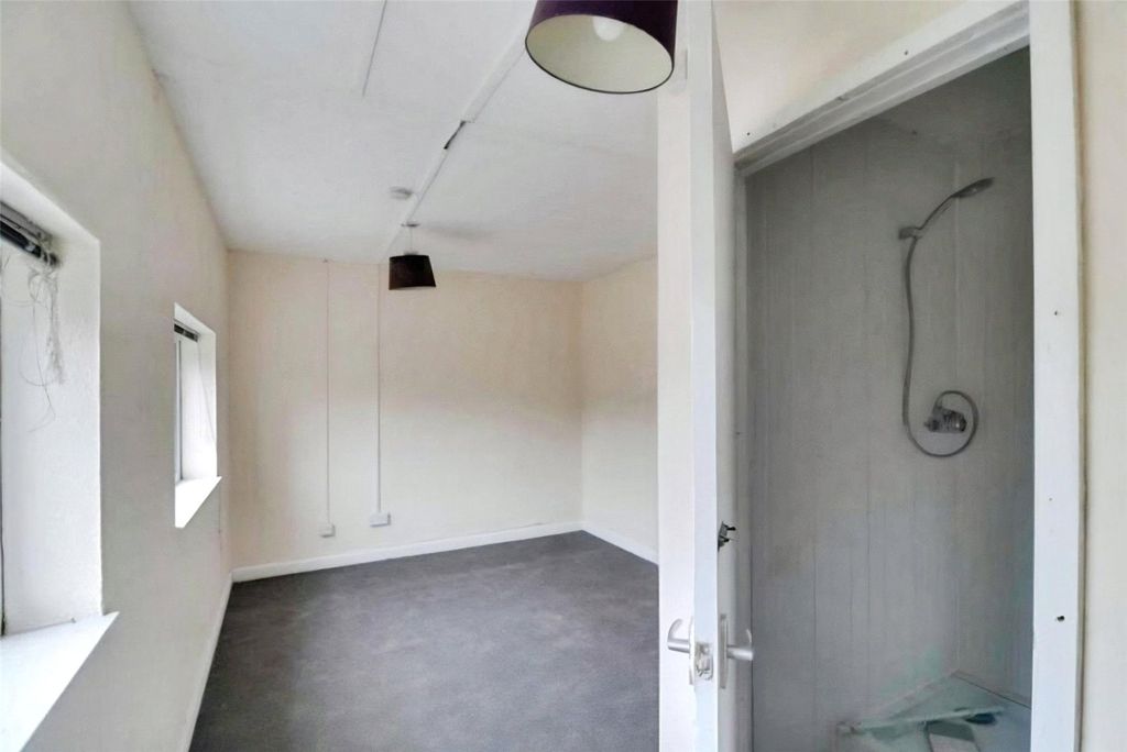 Property photo 2 of 15 Picture No. 12