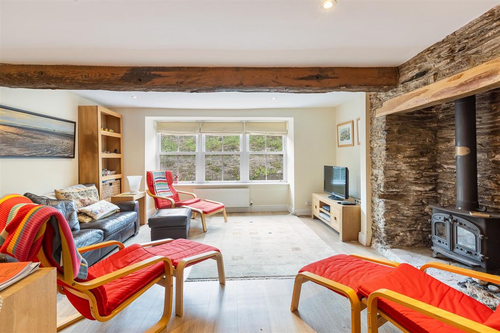 Property photo 3 of 16 9 Sitting Room 18 Church Road, Stoke Fleming - 240