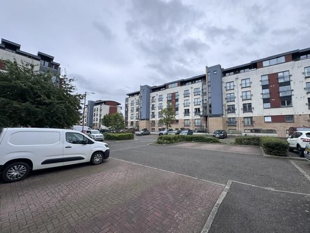 Property photo 1 of 32