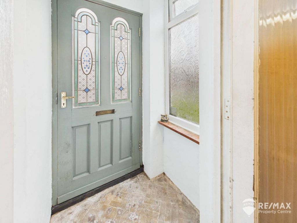 Property photo 3 of 15 Entrance Porch.Jpg