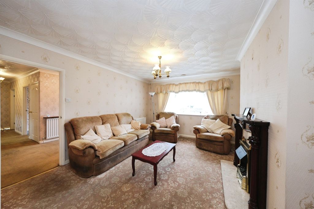 Property photo 2 of 21